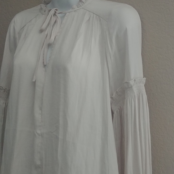 New Do +Be Long Sleeve Ruffle Blouse.Ivory Small - Picture 2 of 9